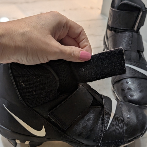 Nike Savage 2 Shark Black And White Football Fastflex Cleats Boys Size 5.5 - Picture 8 of 9